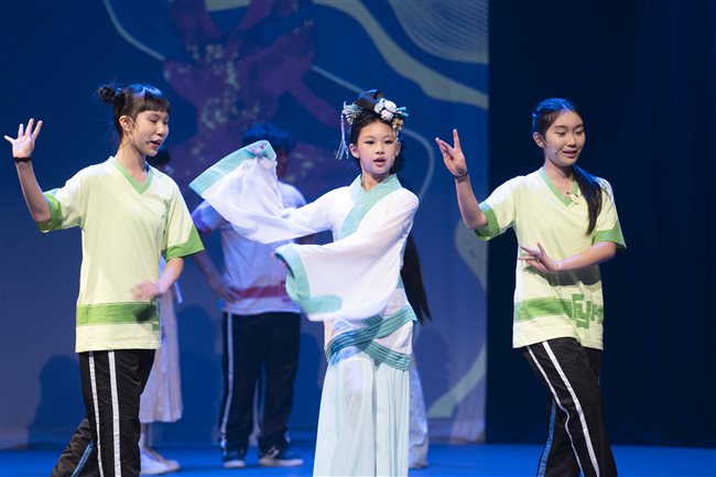 校慶歌舞劇表演日_35周年校慶歌舞劇