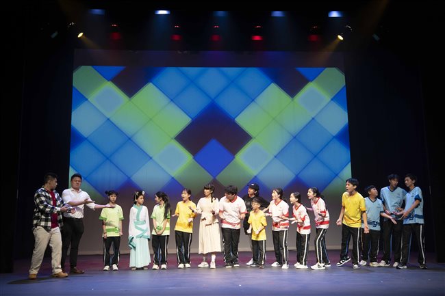 校慶歌舞劇表演日_35周年校慶歌舞劇
